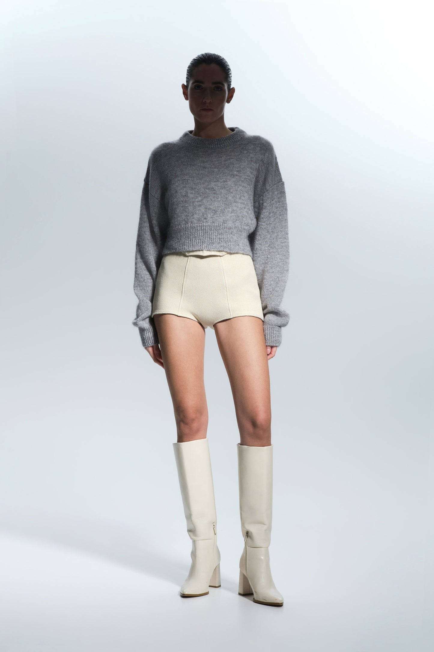 Maglione crop grigio